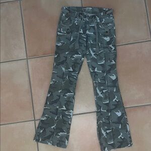 L.E.I Camouflage Cargo Pants Size 1